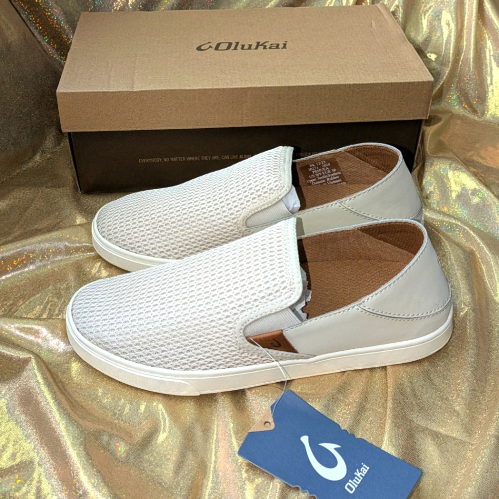 Olukai Taupe/Creme Slip-On Shoes NWT. unisex